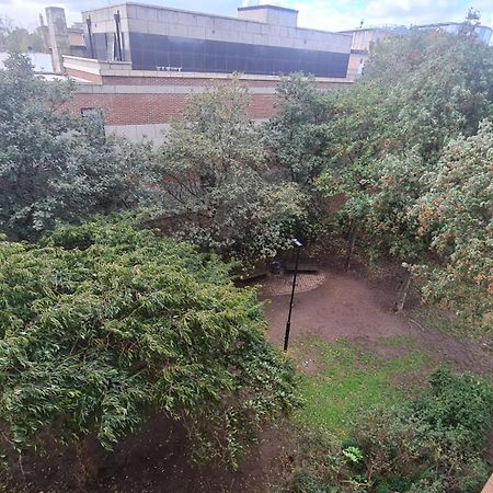 Cheap Kensington Apartment Central Лондон Екстер'єр фото