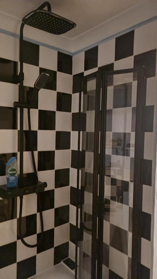 Cheap Kensington Apartment Central Лондон Екстер'єр фото
